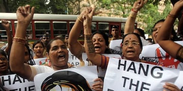 Activistas reclaman por la pena de muerte a los violadores de menores en India, ley que finalmente se aprobó este sábado 21 de abril de 2018 \u002E (AP Photo/Rafiq Maqbool, File)