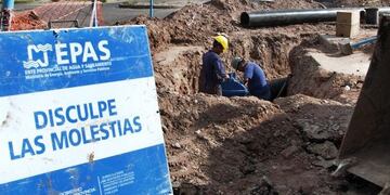 No habrá suministro de agua en barrios del oeste en Neuquén