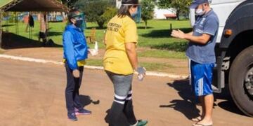 Los conductores que lleguen y pasen desde Brasil no podrán tener contacto con los habitantes del pueblo\u002E