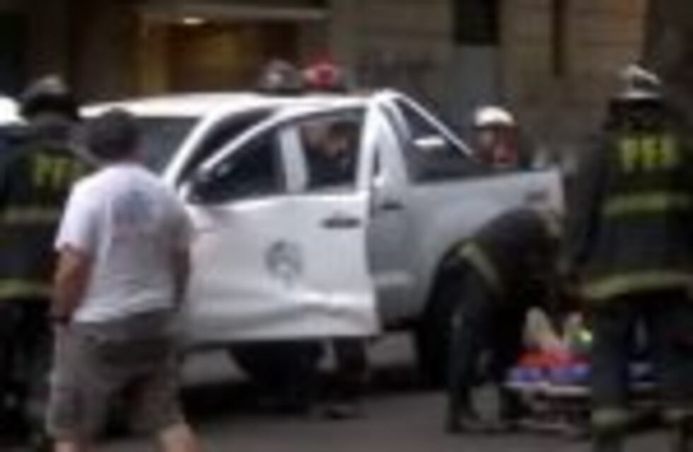 Una persona resultó herida tras el choque de una camioneta y un auto en Almagro