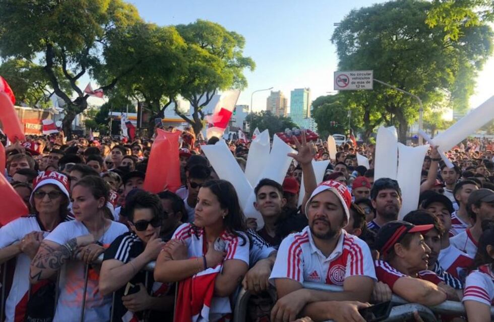 River fue recibido por cientos de hinchas en el Monumental