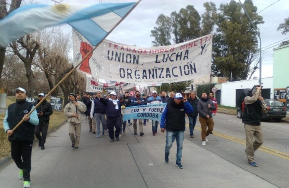Trabajadores de Molinos Minetti marchan al Panal