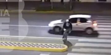 Ciclista atropellado en avenida Pellegrini\u002E (Captura video)