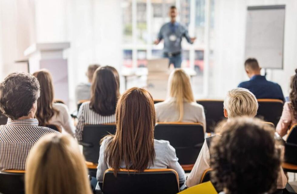 Habrá seminario de barbería y se enseñarán tips para el armado de Currículum Vitae