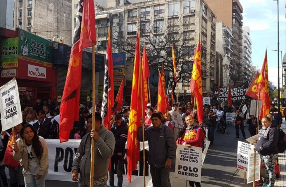 El Polo Obrero marcha por el centro en reclamo de ayuda social