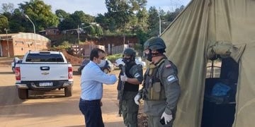 Oscar Herrera Ahuad en la frontera con Brasil cuyo desborde de casos de coronavirus presiona sobre Misiones este 12 de Junio 2020\u002E