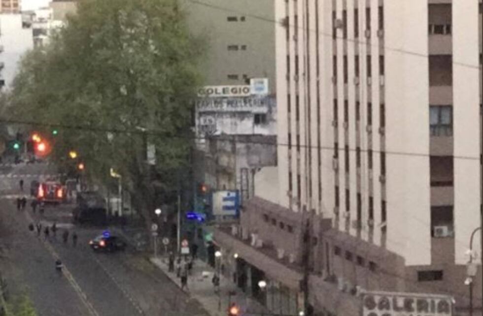 Se normalizó el tránsito en Caballito tras el operativo de bomberos por el incendio de un colectivo