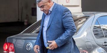 DYN10, BUENOS AIRES, 20/02/2017, CLAUDIO TAPIA REFERENTE DEL FUTBOL DEL ASCENSO LLEGA AL HOTEL NH, DE LA CALLE BOLIVAR,PARA LA REUNION CON FIFA Y CONMEBALLPOR NUEVO ESTATUTO DE AFA. FOTO:DYN.