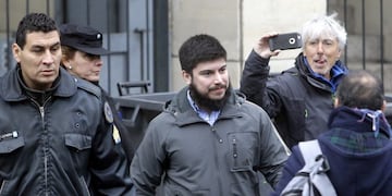 BUENOS AIRES 05/07/2016, LEANDRO BAEZ SE RETIRA ESTA MAÑANA DE LOS TRIBUNALES DE COMODORO PY 2002\u002E FOTO; DYN/ALBERTO RAGGIO\u002E recoleta leandro baez salida de tribunales hijos empresario k la ruta del dinero k investigacion hijos empresario k salen de comodoro py