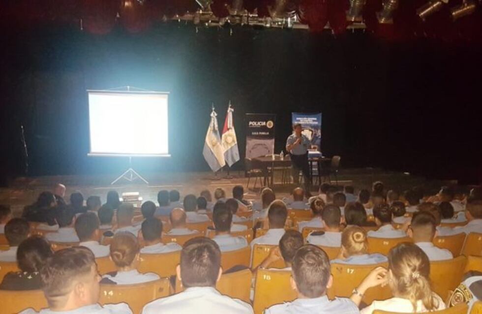 Punilla: agentes policiales recibieron capacitación en prevención