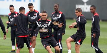Paolo Guerrero dio positivo en un control de doping tras el partido con Argentina por Eliminatorias\u002E Foto: EFE\u002E