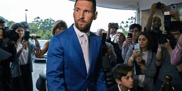 El futbolista estuvo en Punta del Este con su hijo Thiago para la fiesta matrimonial de Luis Suárez\u002E (AFP)