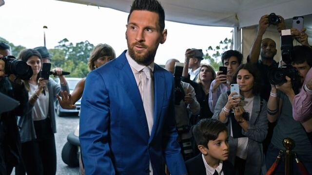 El futbolista estuvo en Punta del Este con su hijo Thiago para la fiesta matrimonial de Luis Suárez\u002E (AFP)