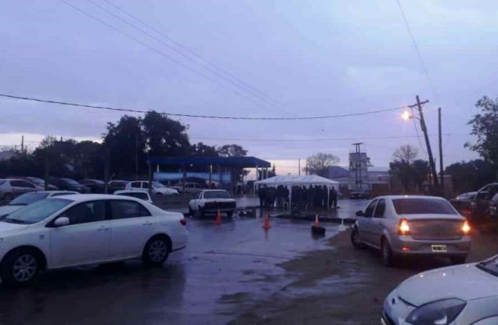 Trabajadores de la UTA prohíben la salida de colectivos de la empresa