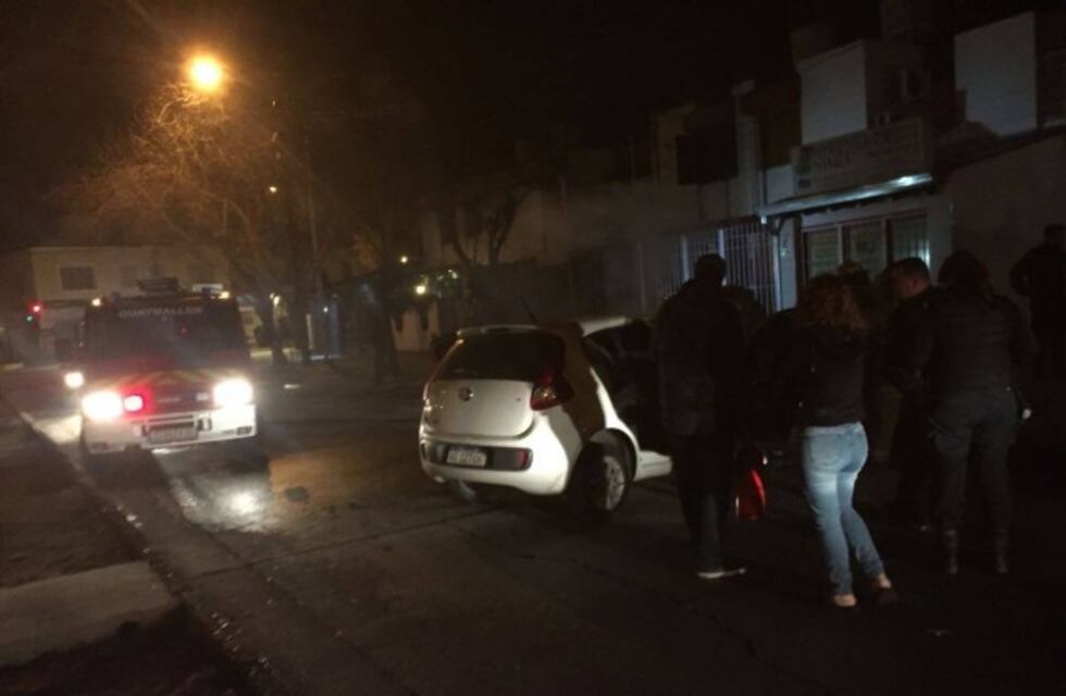 Un auto se prendió fuego en Guaymallén