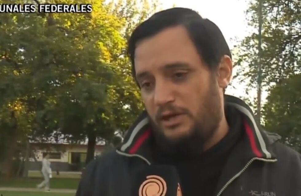 Bajó a buscar plata para pagar el taxi y el taxista le robó la computadora