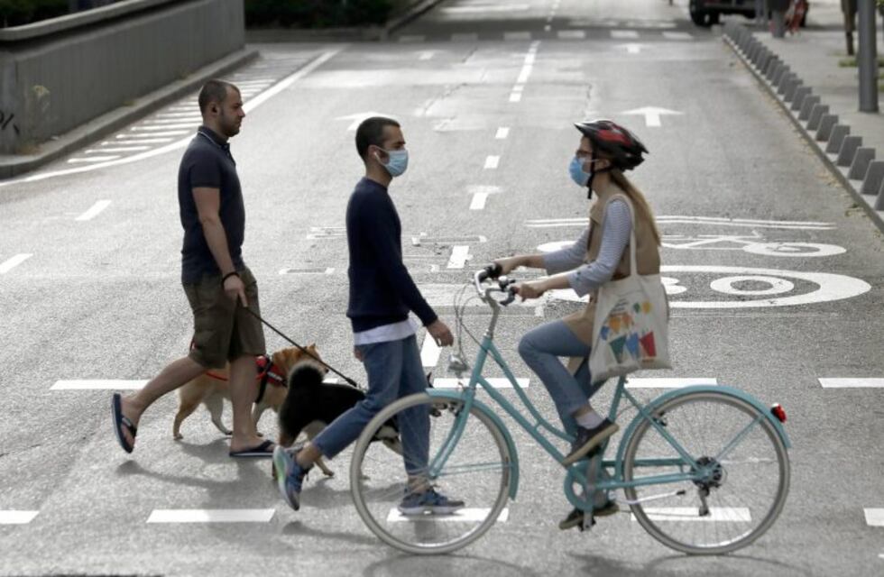 España registró una nueva baja en las muertes por coronavirus con 143 decesos en un día