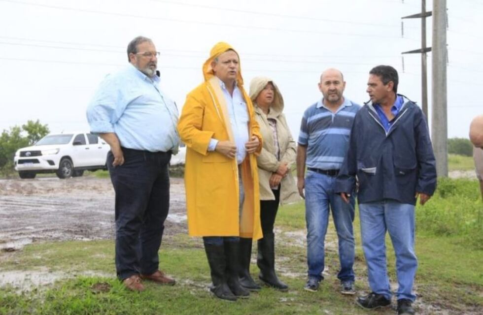 Peppo y Capitanich recorrieron las zonas afectadas por las inundaciones