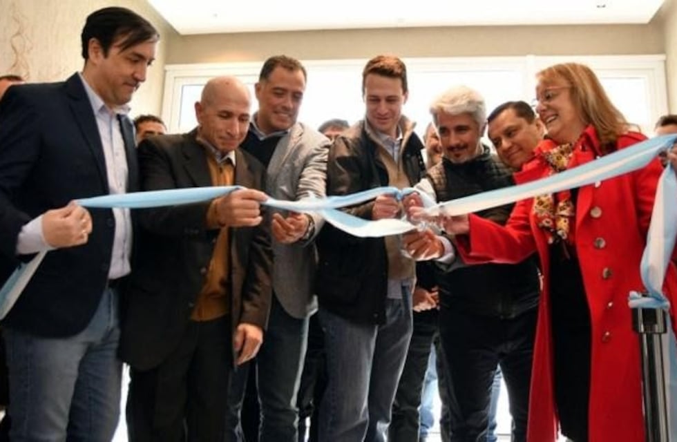 Ministro fueguino asistió a la inauguración de la sede del Sindicato Petrolero en Santa Cruz