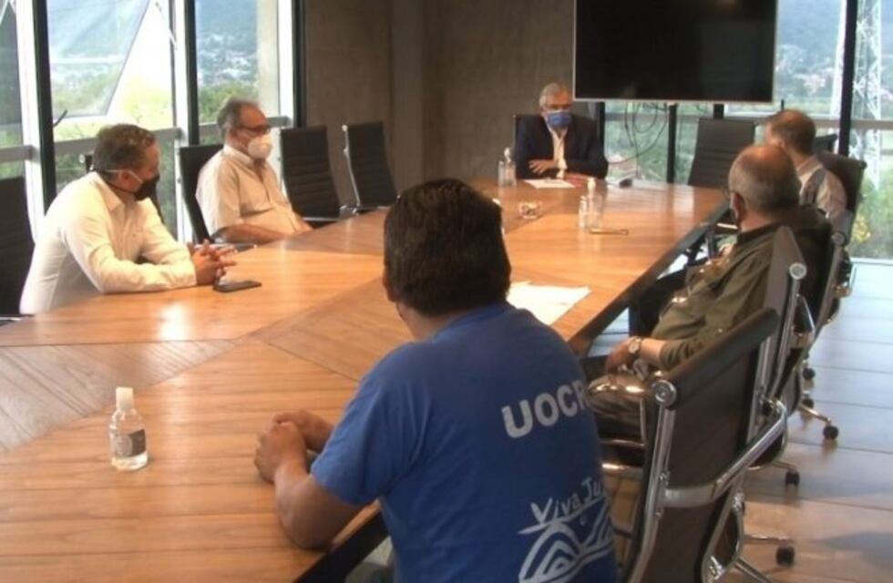 Empresarios y obreros de la construcción escucharon proyectos del Gobierno