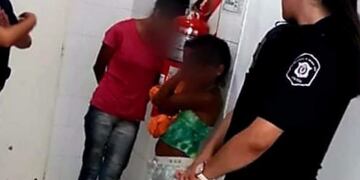 Una mamá salía a robar con su hija de 10 años para enseñarle el \