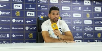 El mediocampista brindó su apoyo a Leo Fernández en este momento de crisis\u002E (CARC)