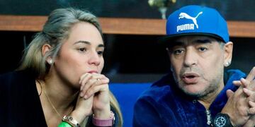 Rocío Oliva y Diego Armando Maradona\u002E (Archivo)