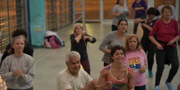 Osvaldo, el “príncipe” de la zumba en el Parque Educativo de Congreso\u002E