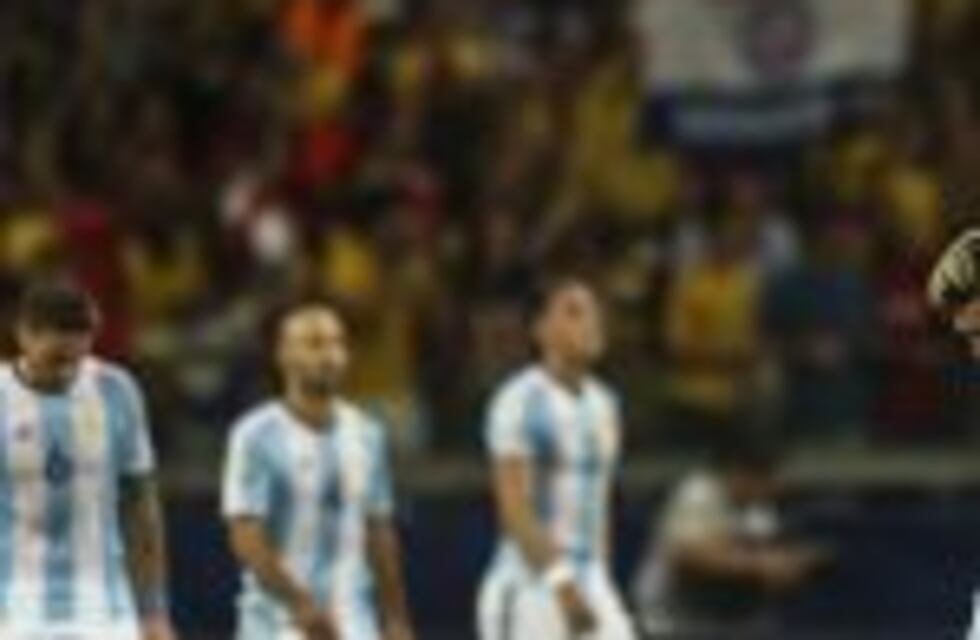 Bilardo y Menotti coincidieron en atribuir el mal presente de la Selección Argentina a la crisis dirigencial de la AFA