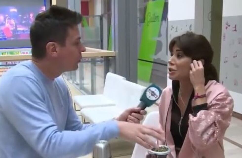 Un notero le tiró el mate encima a Laura Fidalgo en plena nota