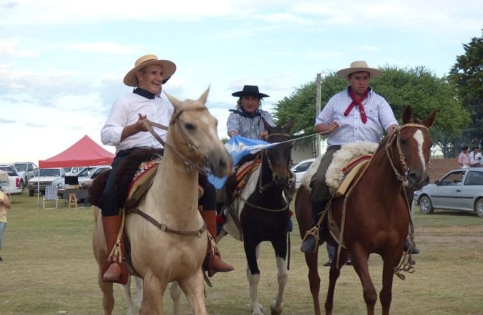 Séptima edición de la Fiesta nocturna de jineteada y folklore en Carro Quemado