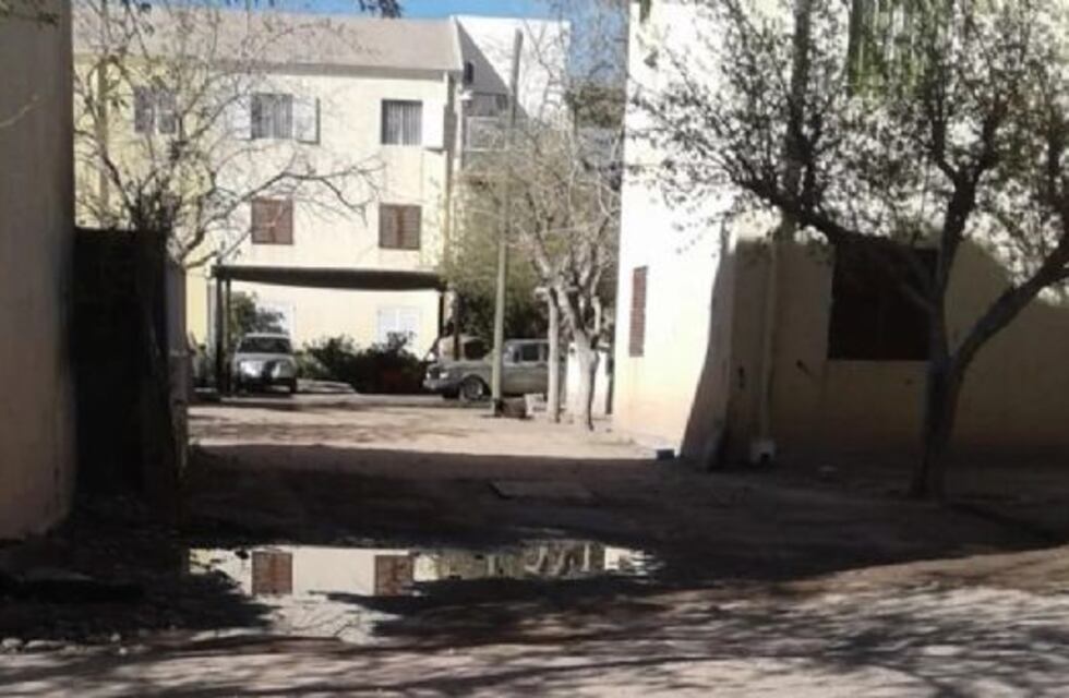 Para que no lo descubriera el esposo de su amante, se tiró del segundo piso