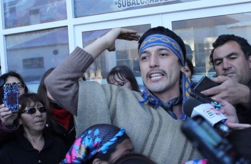 El pasado flogger de Jones Huala que causa furor en las redes sociales