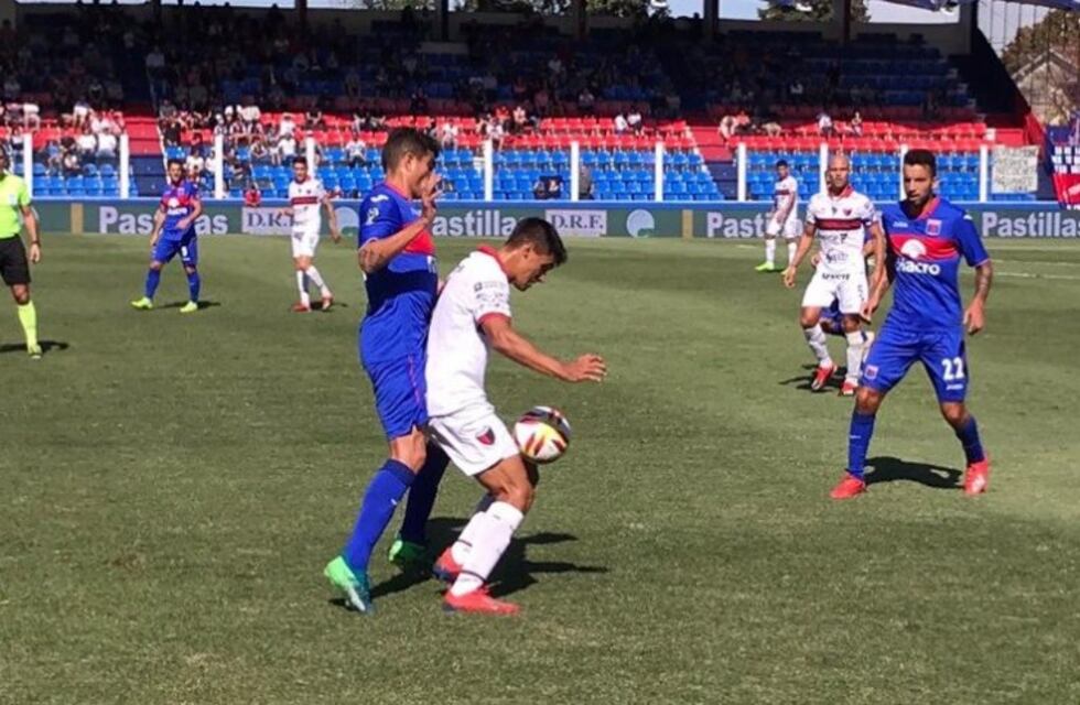 Tigre se lo dio vuelta y eliminó a Colón de la Copa de la Superliga