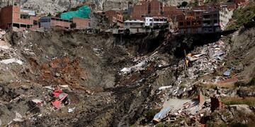 The debris of houses destroyed in a landslide are seen in La Paz, Bolivia, May 1, 2019\u002E REUTERS/Manuel Claure NO RESALES\u002E NO ARCHIVES TPX IMAGES OF THE DAY