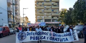 Docentes universitarios de Paraná\u002E