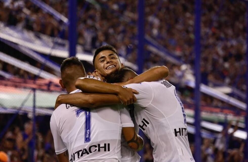 Con Alberto Fernández en la cancha, Vélez le ganó 2-0 a Argentinos Juniors en Liniers