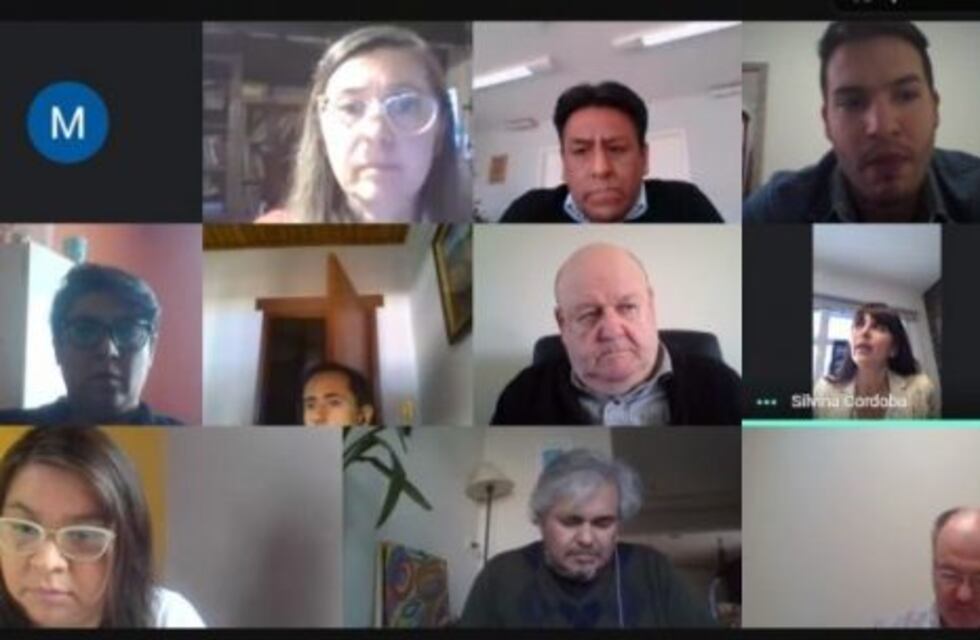 Autoridades del turismo santacruceño participaron de reunión para analizar la situación del sector