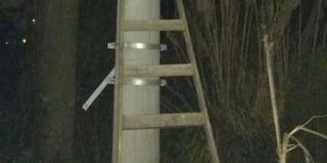 Un joven murió electrocutado cuando robaba cables en Puerto San Martín\u002E (SL24)