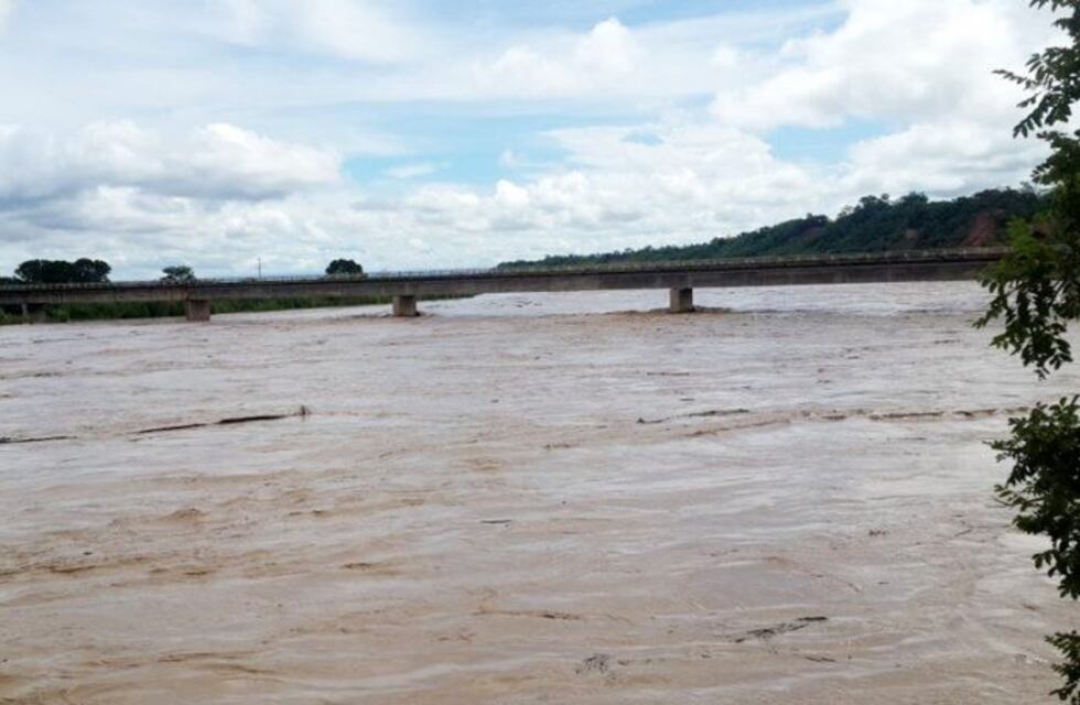 Pampa del Indio: refuerzan la defensa para evitar el avance del río Bermejo