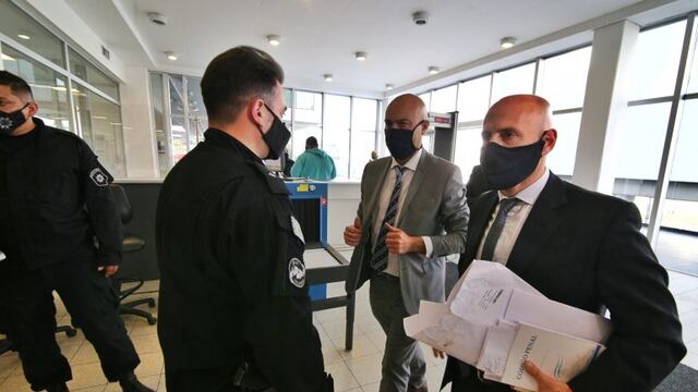 Ingreso del fiscal Gustavo Ponce Asahad al Centro de Justicia Penal (Radio 2)