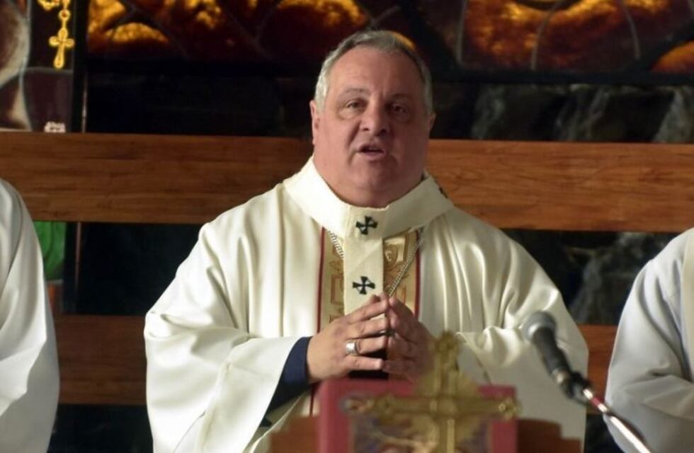 El arzobispo de Mendoza le reclama por las misas al gobernador Suarez