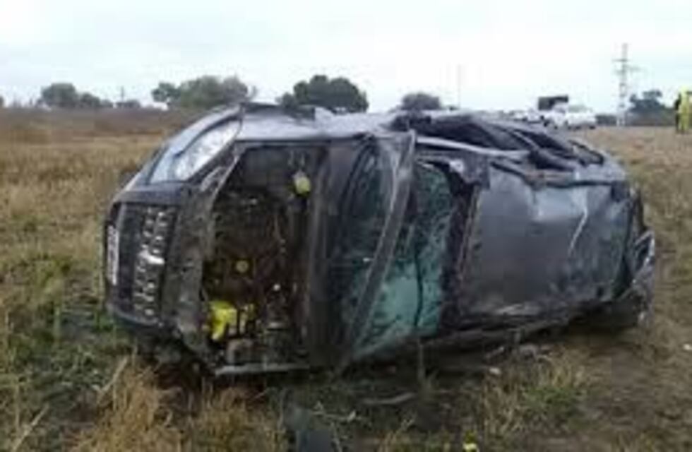 Un hombre quedó herido tras un espectacular vuelco en la ruta 34