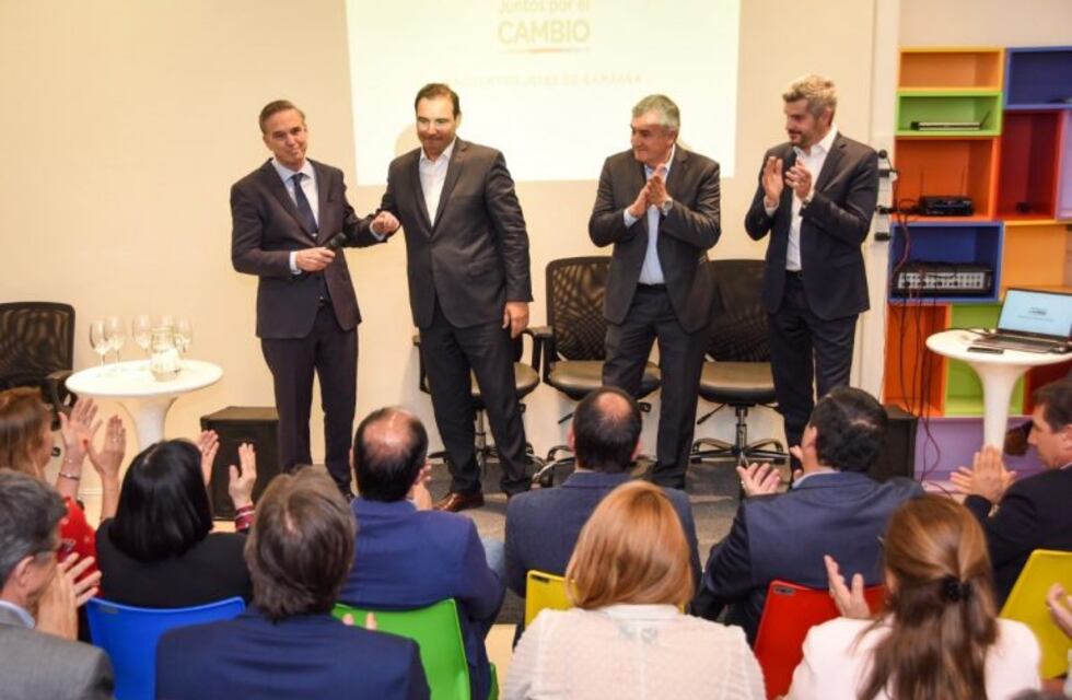Gustavo Valdés se reunió con funcionarios nacionales y pidió autocrítica