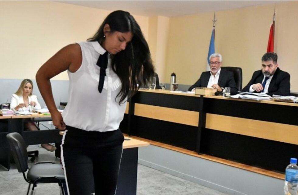 Investigan si la ex Miss Argentina Rocío Santa Cruz salió del país