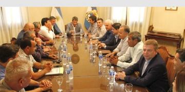 La ayuda viene después de una reunión que mantuvo el Gobernador con los jefes comunales de San Juan\u002E