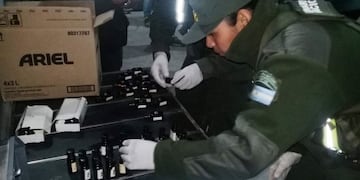 Un chileno fue detenido con 109 fracos de popper