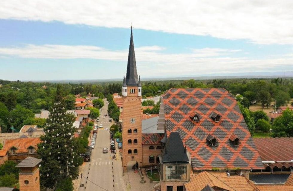 El Salón de Eventos de VGB ya tiene su cúpula