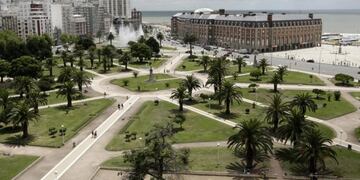 Plaza Colón de Mar del Plata (Foto: Turismo Mar del Plata)