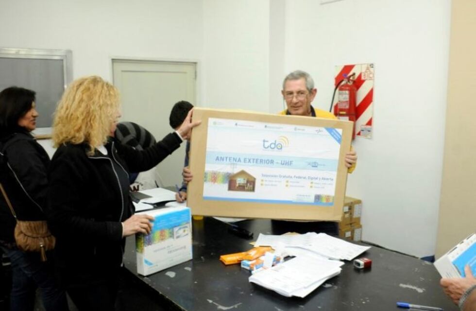 Entregan gratis decodificadores y antenas en cinco CPC